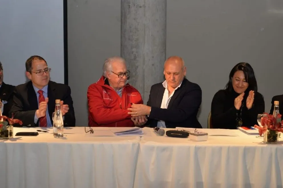 El gobierno de Río Negro firmó un acuerdo que refiere a las prestaciones médicas a vecinos