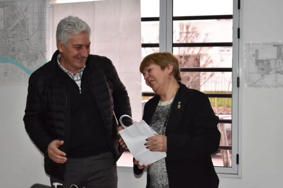 Reconocimiento a empleada municipal
