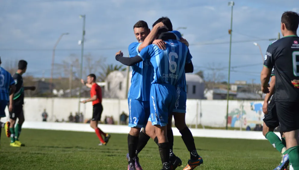 Newbery goleó y acecha a Villalonga