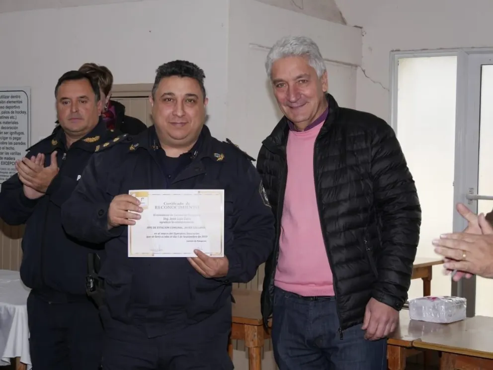 Reconocimiento a efectivos de la Policía Comunal