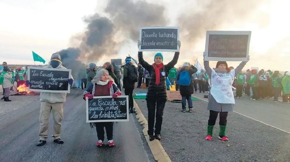 Nación asiste a Chubut para pagar salarios docentes