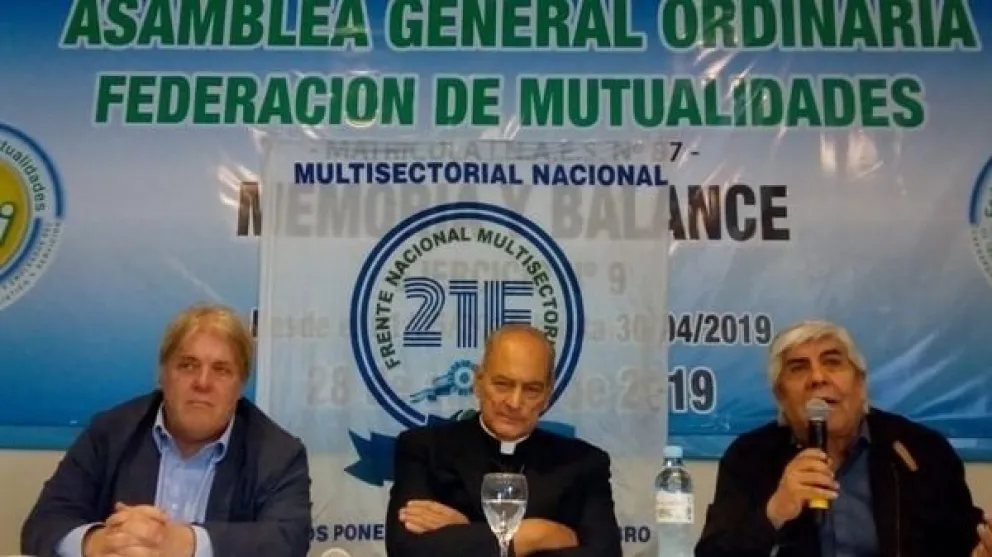 Reunión entre un enviado del Papa y los Moyano