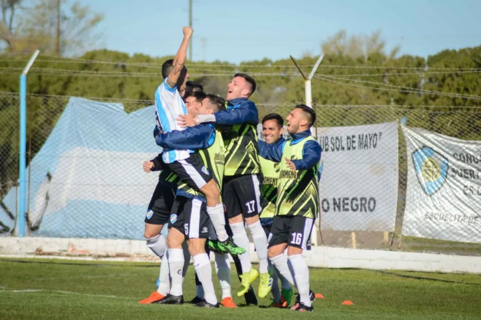 Sol apareció en el complemento y terminó goleando