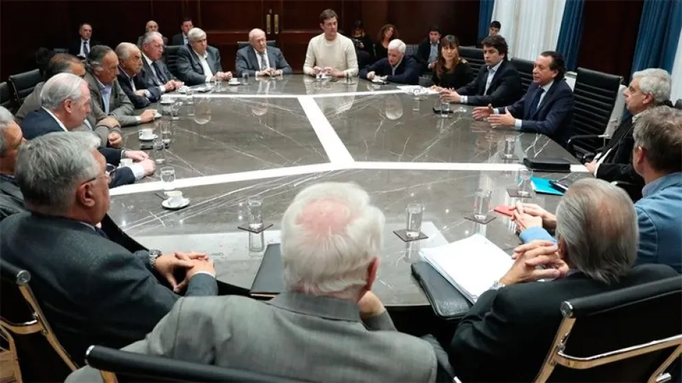 Confirman el pago de un bono de $5 mil a trabajadores privados