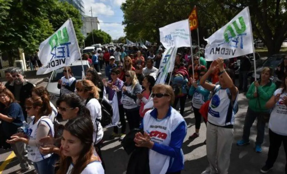 UnTER pide revisión mensual