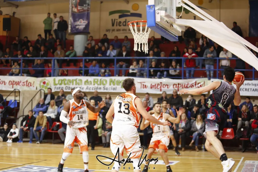 Depo Viedma y Atenas debutan ante Petrolero