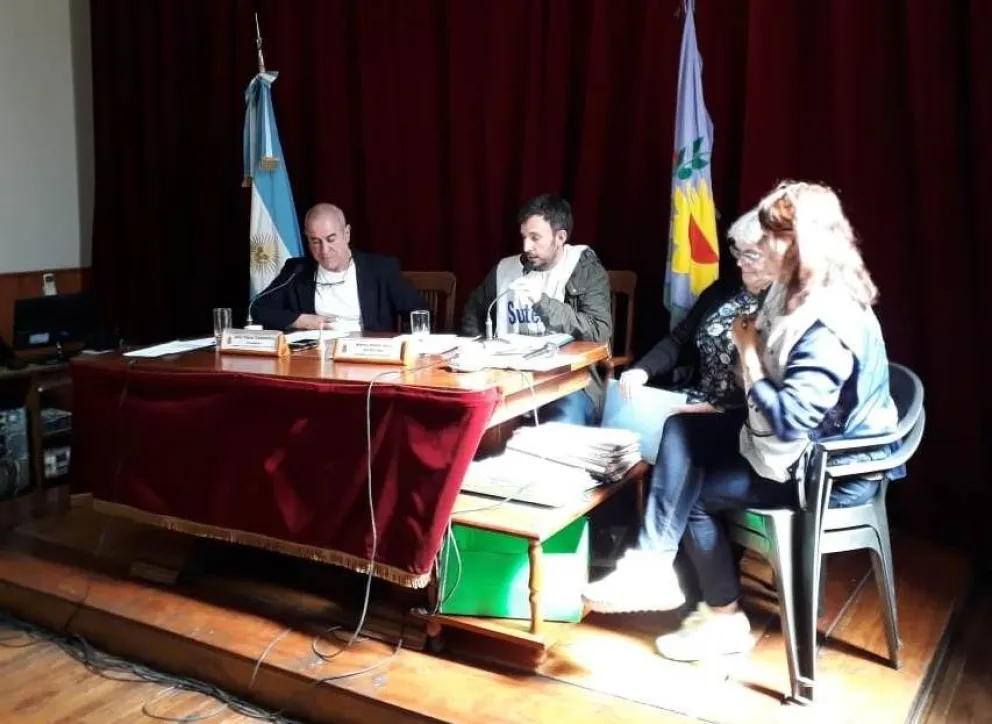 Reclamo docente por quita de beneficio a jubilados