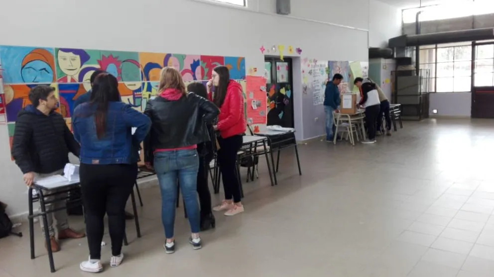 Faltan fiscales en la Escuela 30