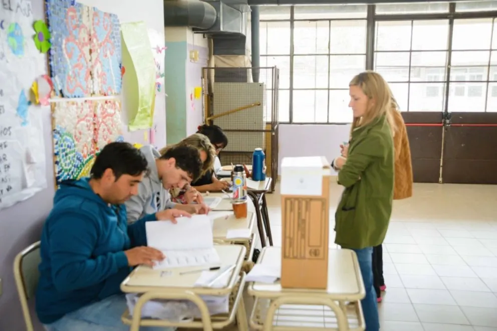 Postales de la jornada electoral en Viedma