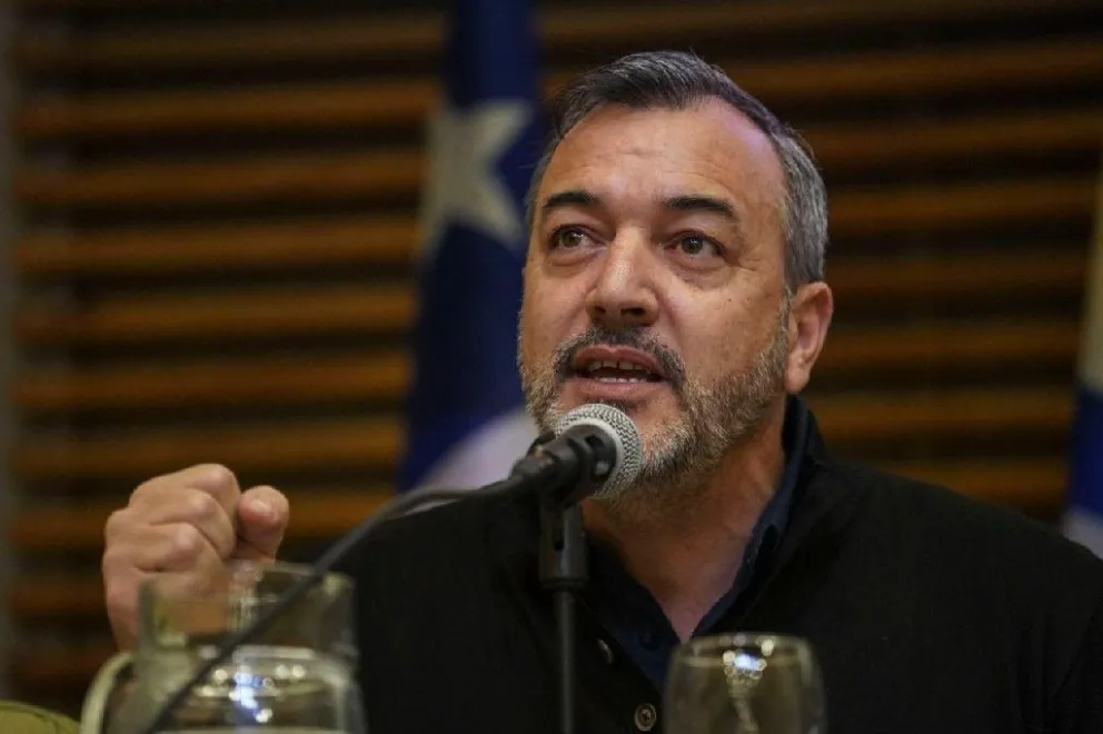 “Deberíamos votar por los dos Albertos “