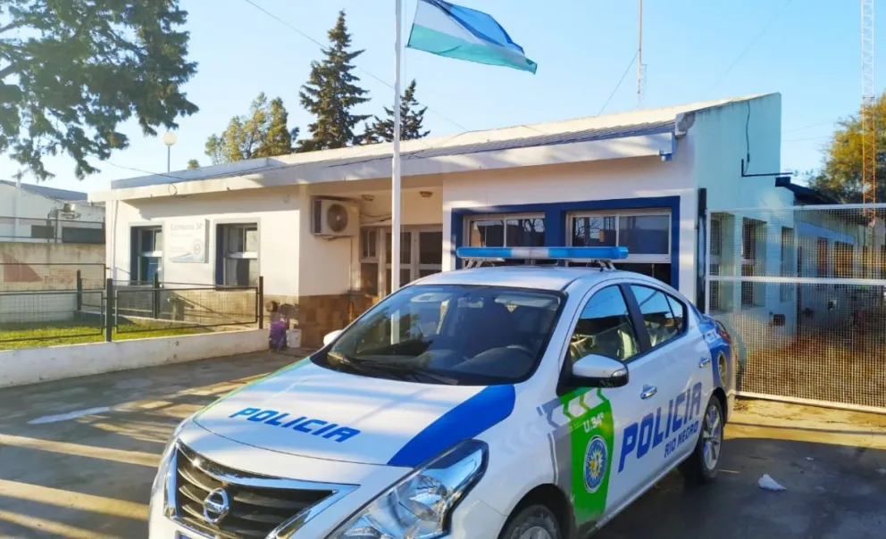 Fueron a buscar objetos robados y agredieron a los policías