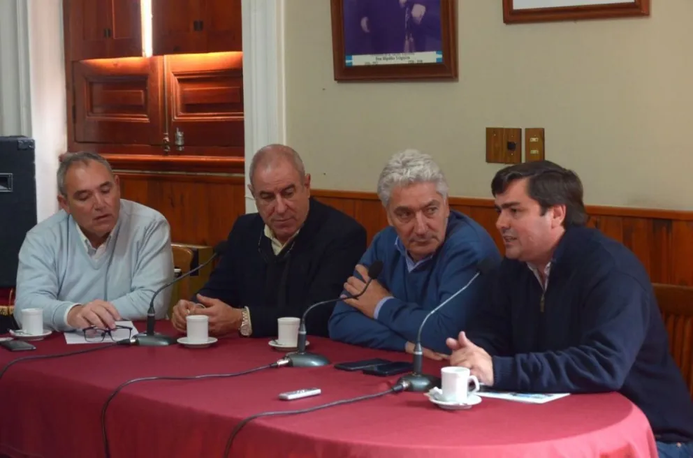 Balbín visitó Patagones y prometió gestiones