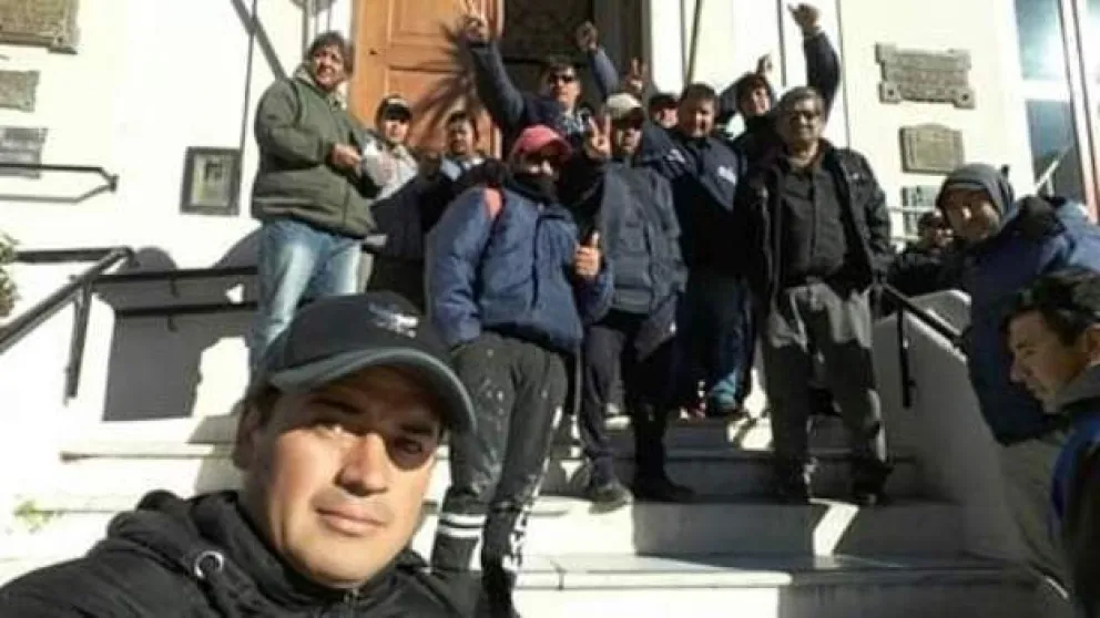 “Hasta no tener la plata en mano, no volvemos a trabajar”
