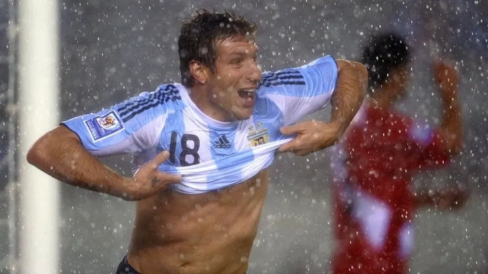 Se cumplen 10 años del inolvidable gol de Palermo a Perú