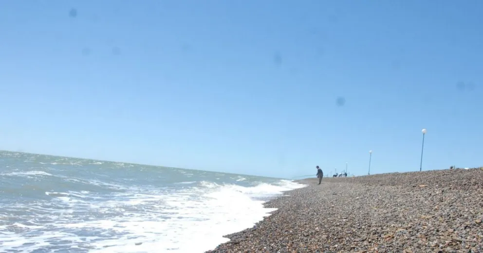 Reclaman cestos de basura para la costanera