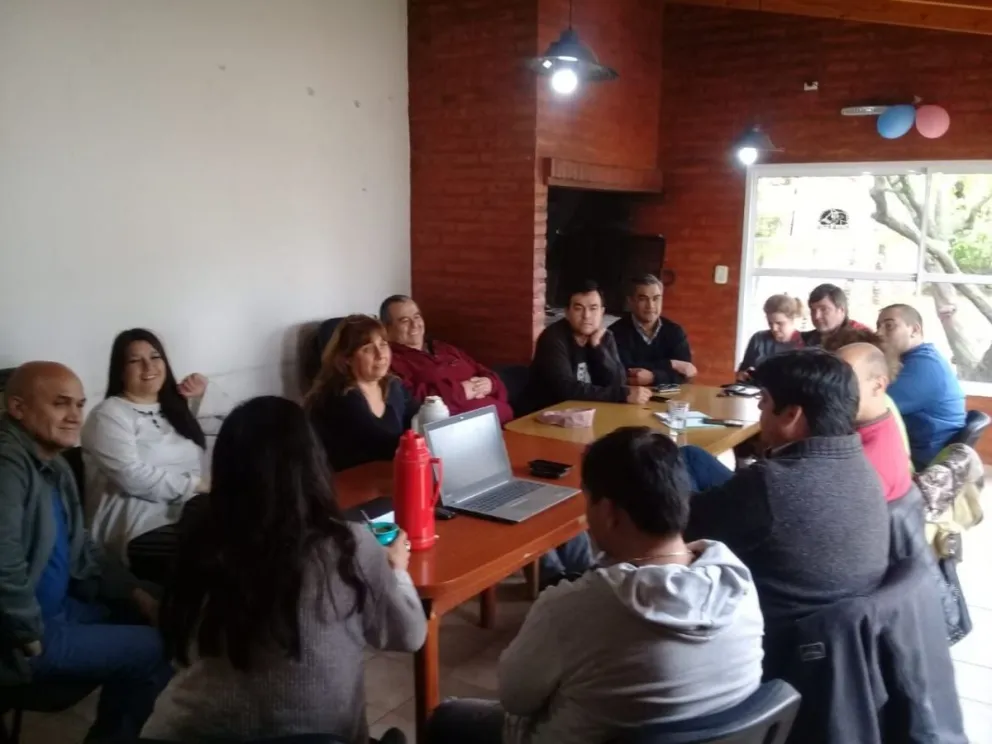 Reunión por reempadronamiento en el IPROSS