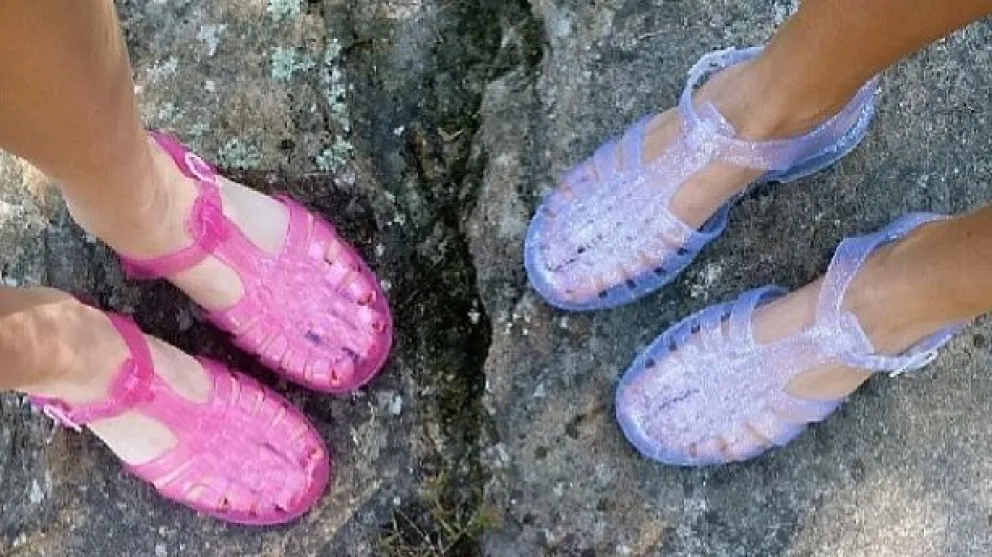 Las sandalias de goma vuelven a ser tendencia