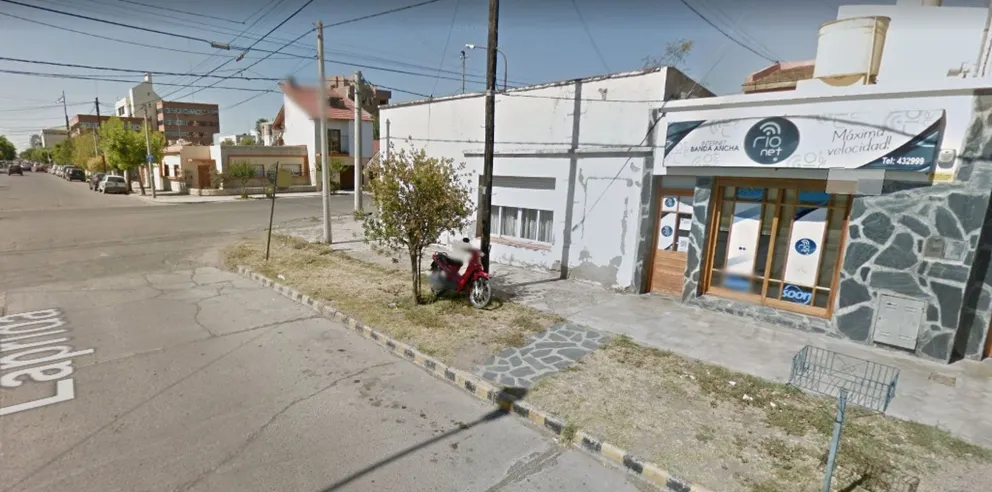 Roban armados en un local de internet a metros de la Justicia