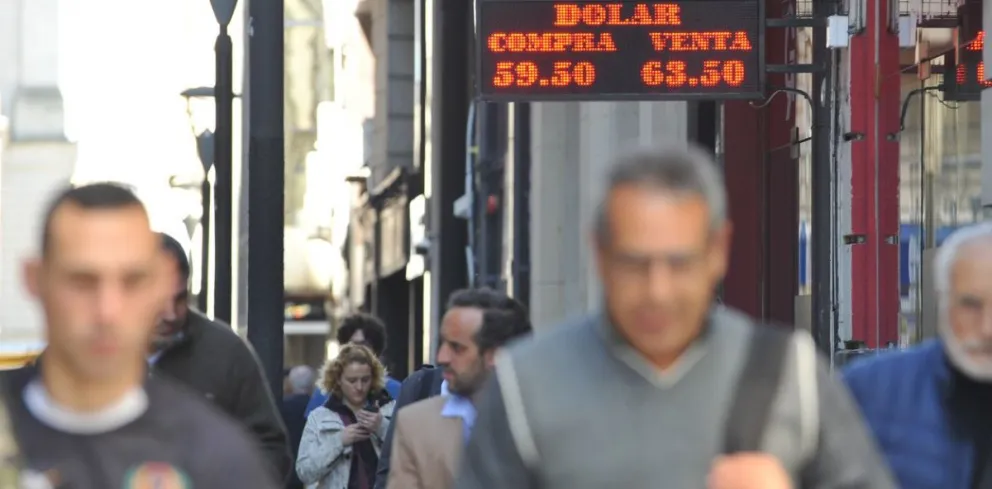 Dólar hoy: toca los $ 63 y el Central cambia de estrategia