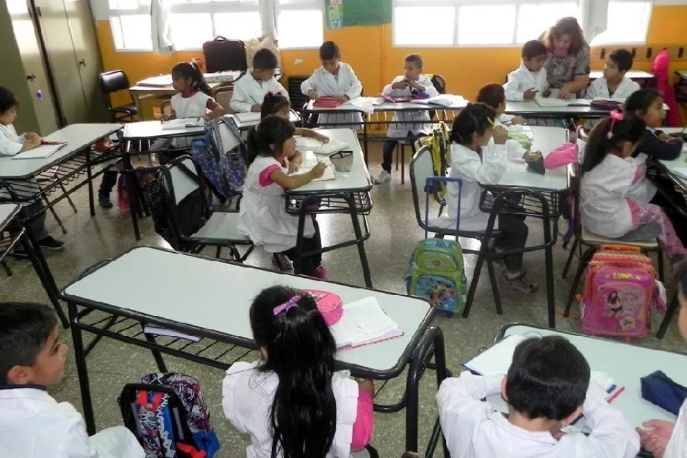 El lunes 28 habrá clases normales en toda la provincia