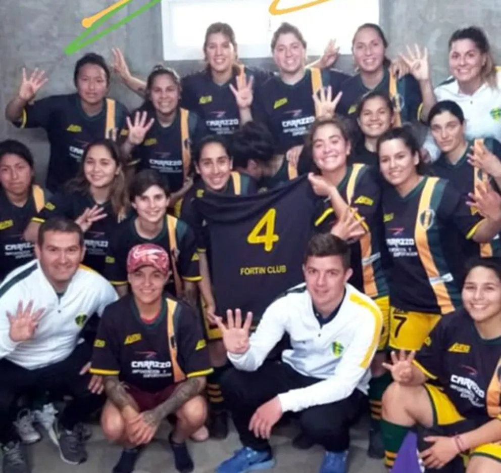 Sábado de fútbol femenino en Stroeder