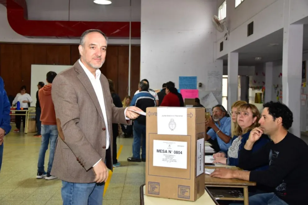 Martín Doñate sufragó en Luis Beltrán