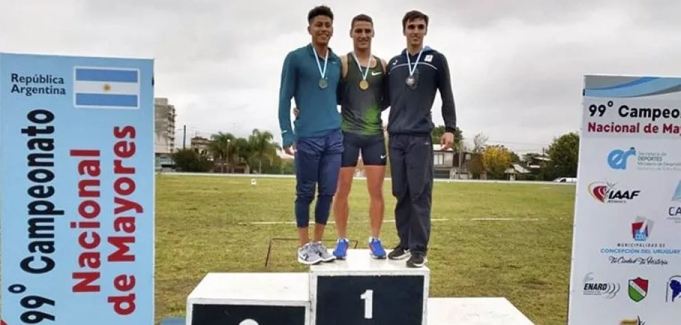 Batió el récord juvenil en los 100 metros