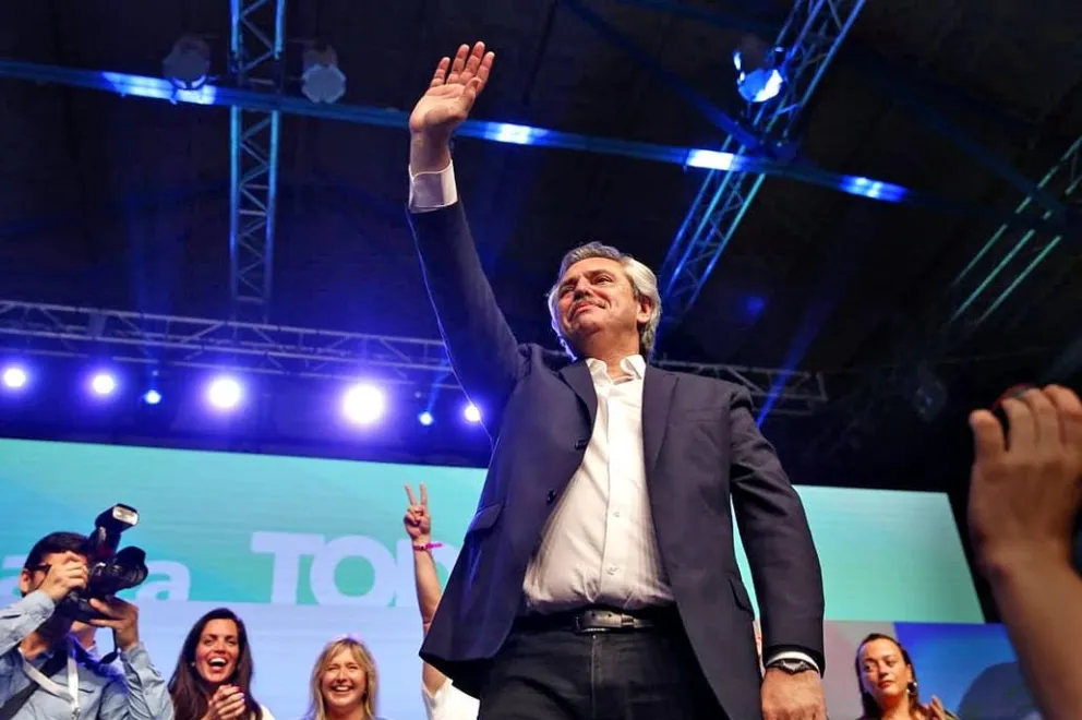“El gobierno volvió a manos de la gente”