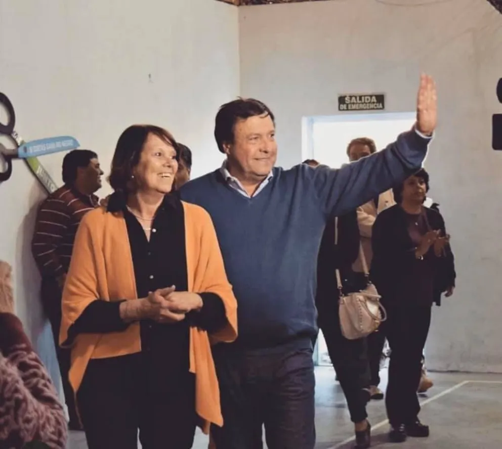 Juntos también ganó en Regina y Dina Huapi