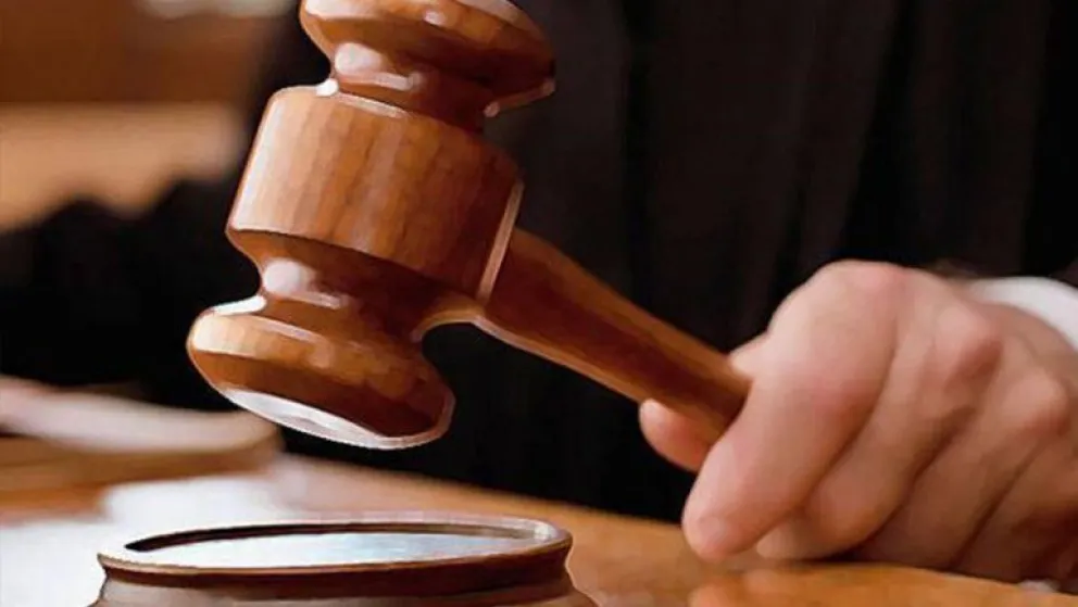 Lo autorizó a realizar trabajos para otra empresa y lo despidió