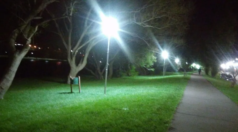 Se inauguraron luces LED en la Costanera de Viedma