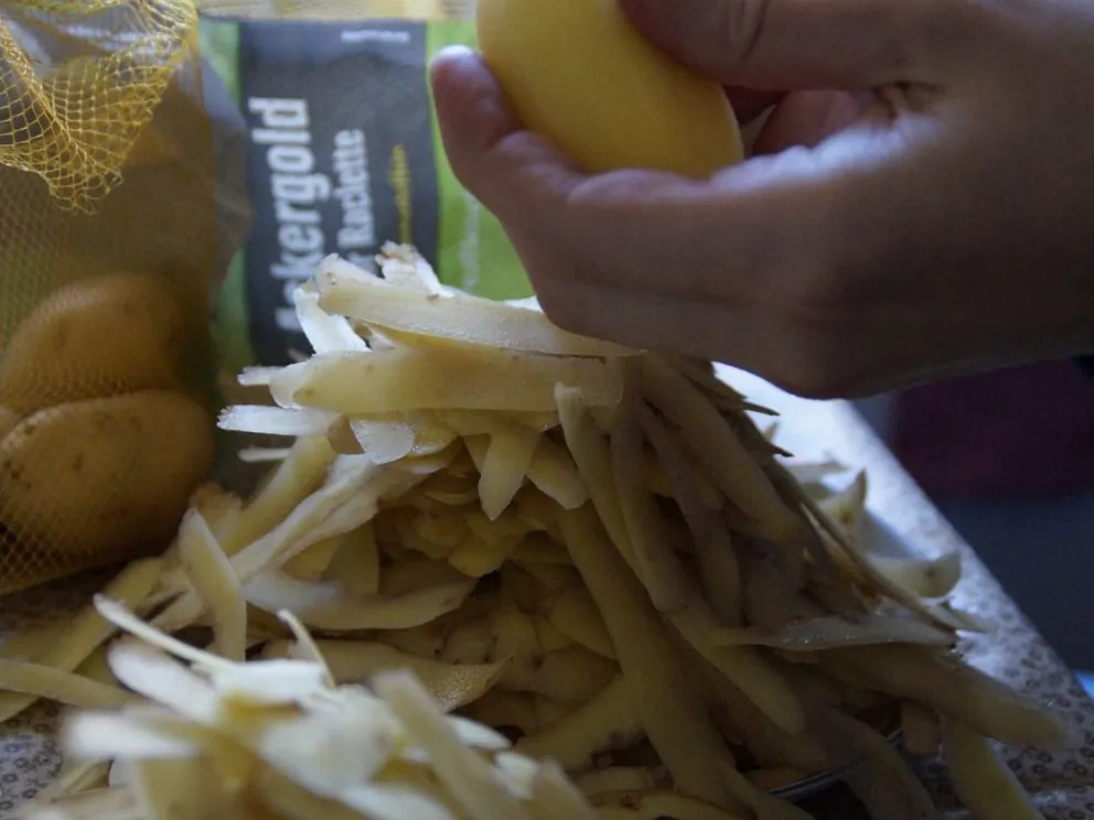 6 razones para no tirar la piel de las papas
