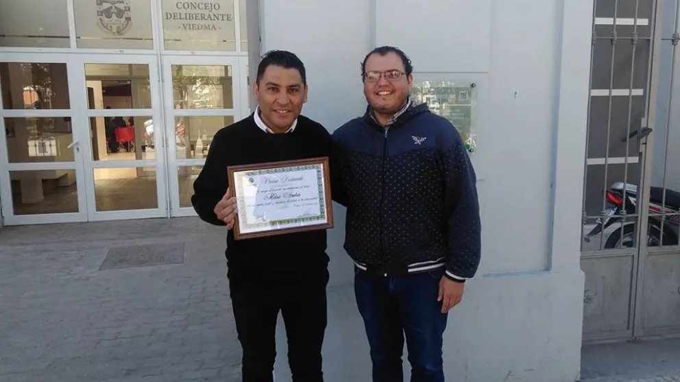 Declaran Vecino Destacado por crear un Centro de Alfabetización