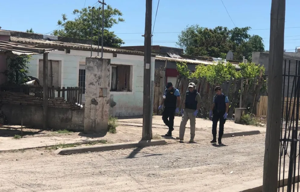 Diligencias en el barrio Zatti por el crimen del adolescente