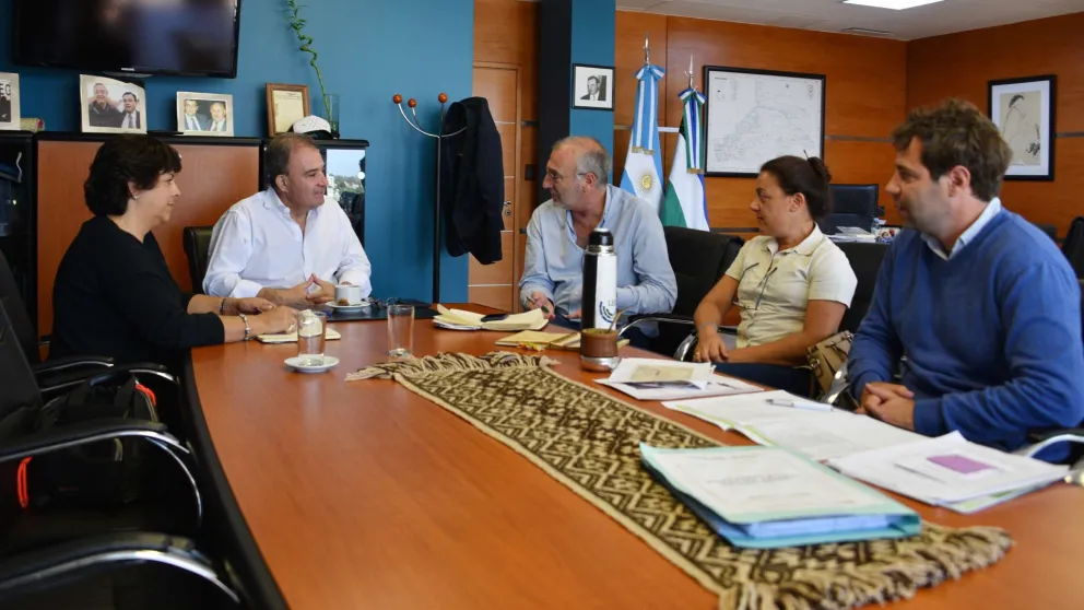 La ministra Vélez se reunió con Pesatti por el Camino de la Costa
