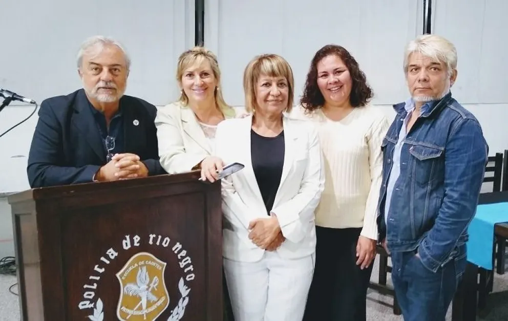 Capacitaron a  estudiantes, docentes y cadetes de la Policía
