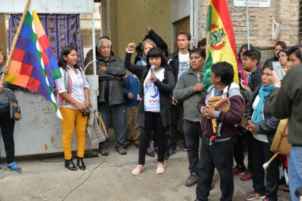 Imágenes del repudio en Viedma al Golpe en Bolivia