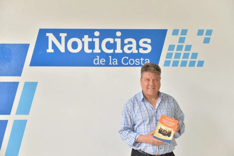 Lanzan un libro para los empleados públicos