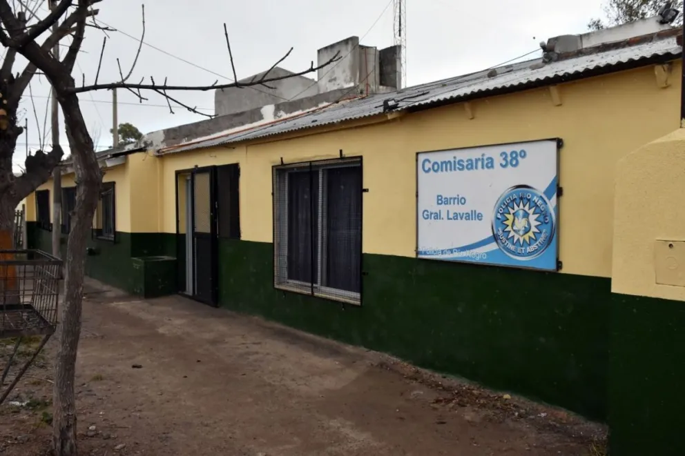 Una mujer apuñaló a su hijo de 13 años