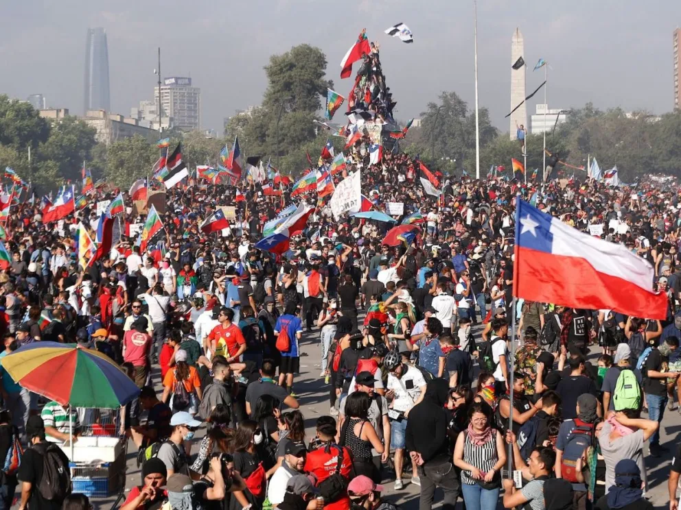 Piñera no puede frenar los enfrentamientos en Chile