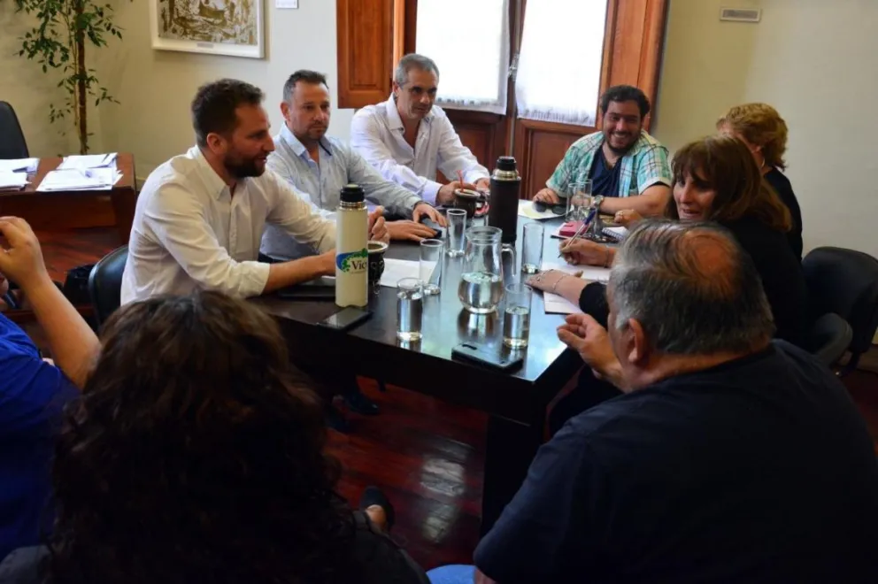 El Ejecutivo mejoró en un punto la oferta y los gremios aceptaron