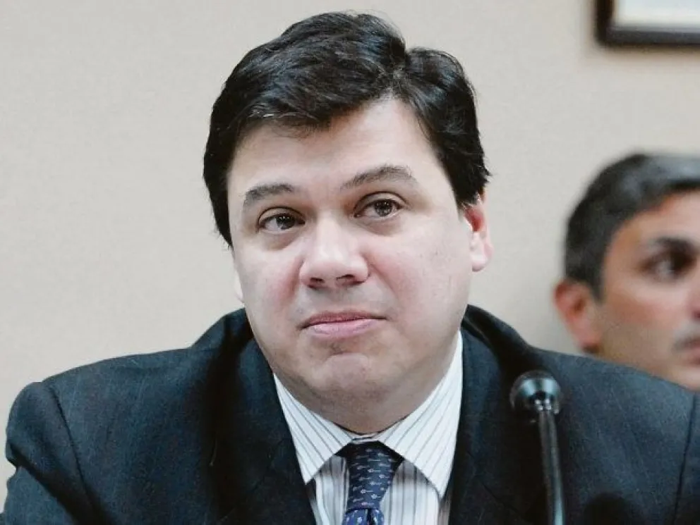 Fernández prepara una suba generalizada de ingresos bajos