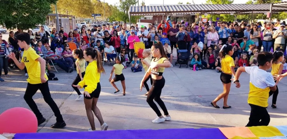 Una multitud acompañó una nueva edición de la Kermés de Viedma