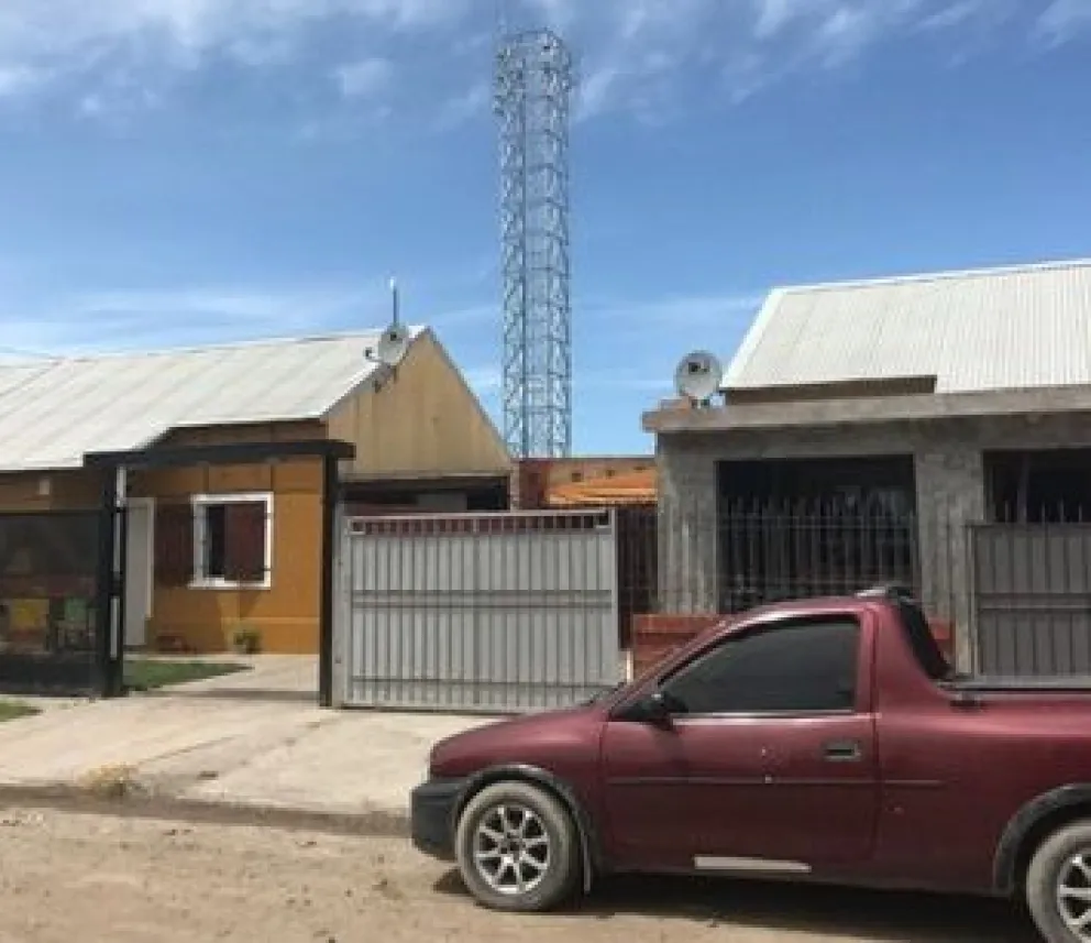 Intiman a empresas que montan antenas a que cesen con las obras