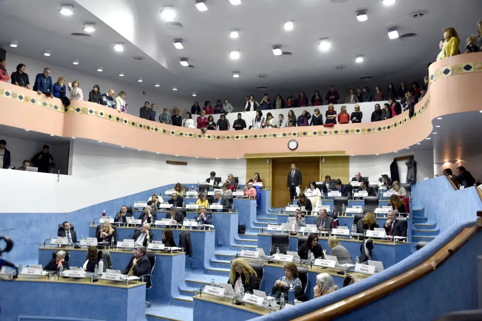 Última sesión de la Legislatura antes de la asunción de Carreras