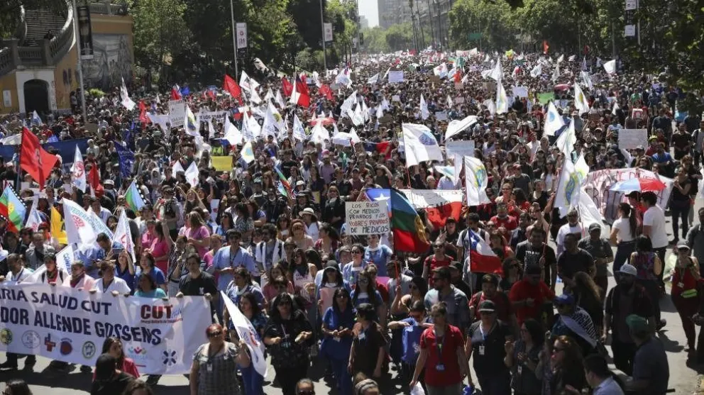 Chile cumple 41 días de protestas y represión