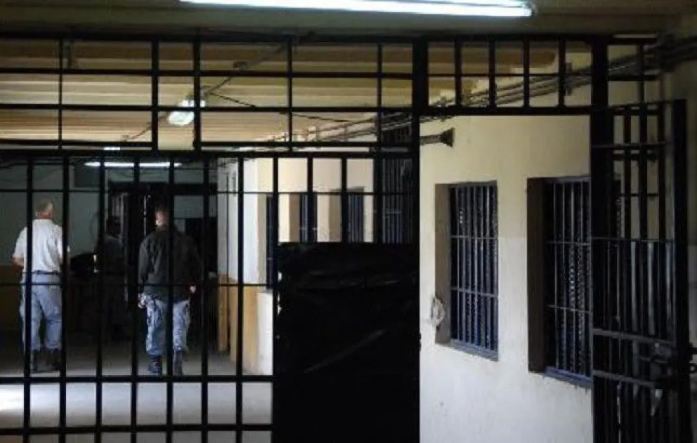 Investigan si desde la cárcel coordina agresiones contra su ex