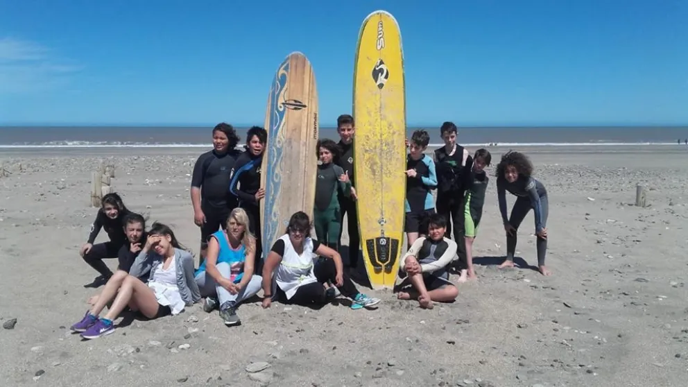 El surf escolar se consolida en Río Negro