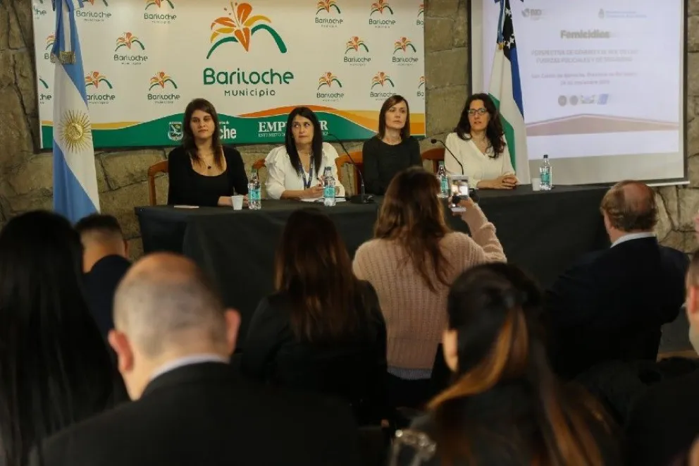Policías se capacitaron en prevención  de femicidios