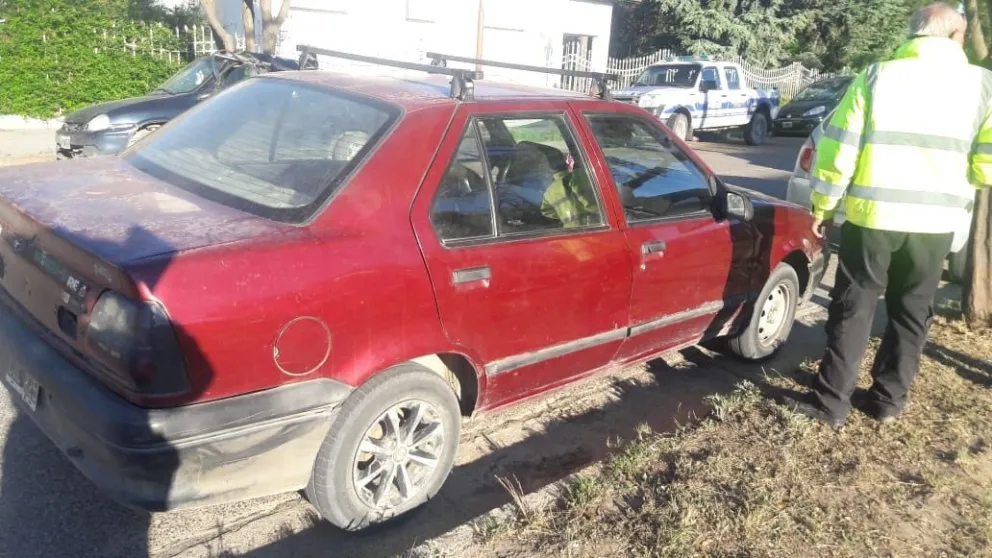 Manejaba en estado de ebriedad e intentó escapar de la Policía